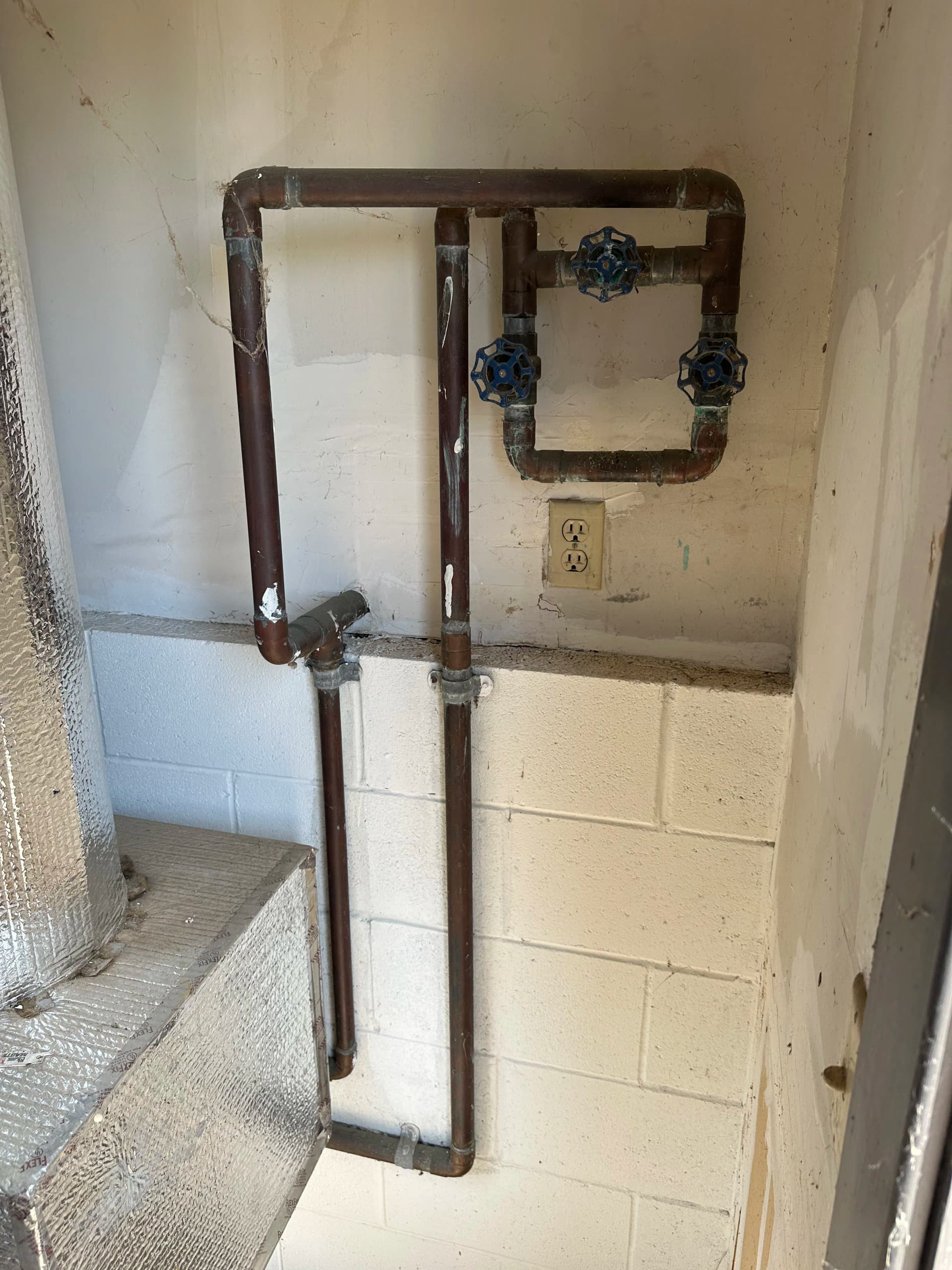 Moen Flo Smart Water Monitor Install in Fallbrook image