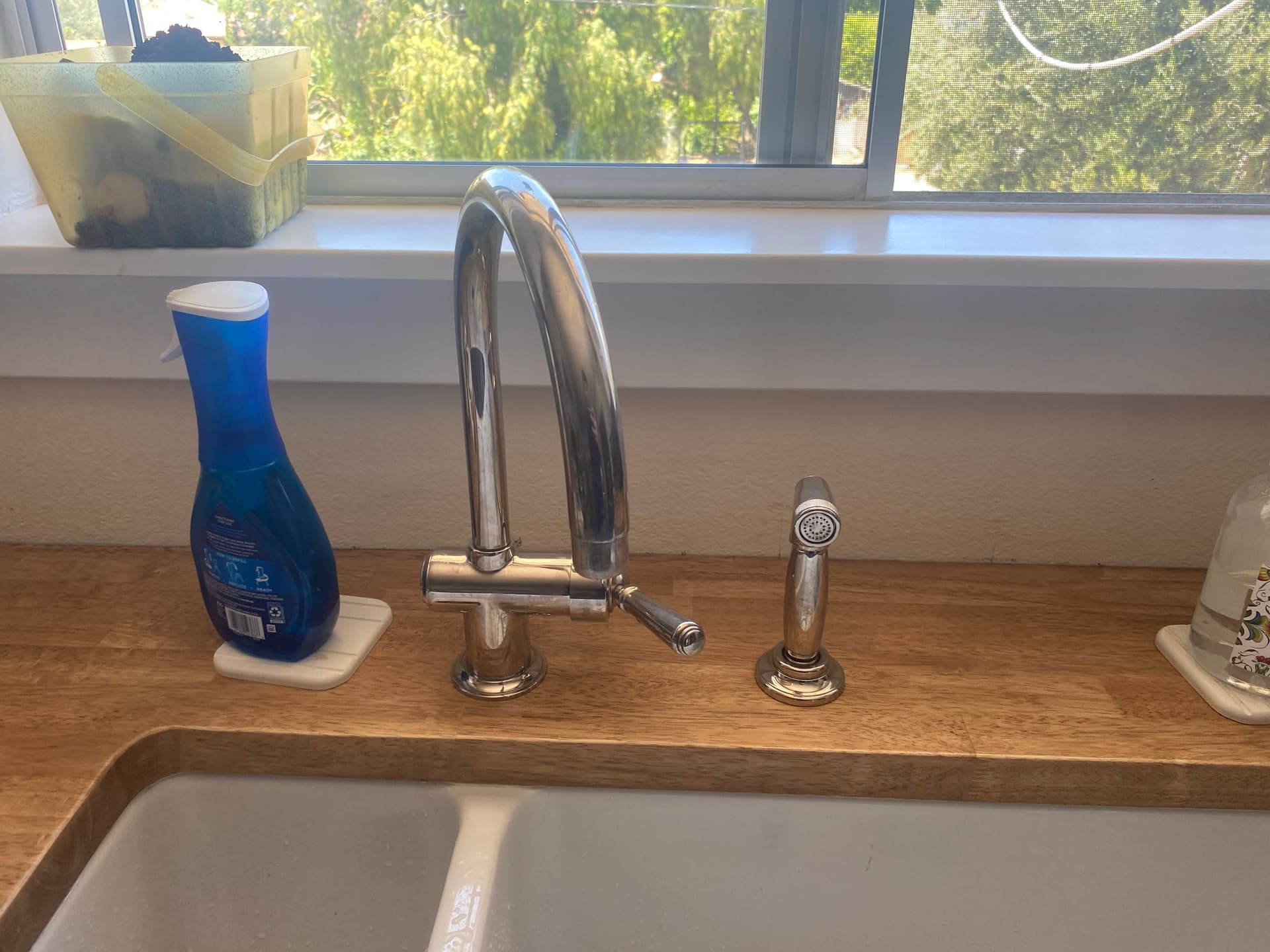 Gallery photos for Kitchen Faucet Fixture Swap That Actually Makes Sense: Image #1